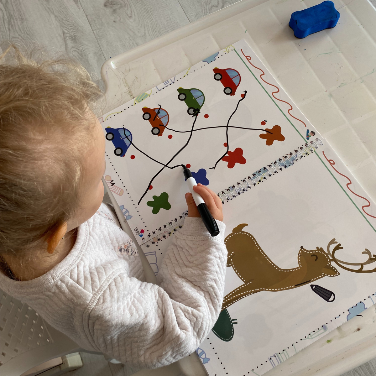 Curious Child 2 – Írj és törölj füzet az írás tanulásához, többször használható (64 oldal, 2–5 év)