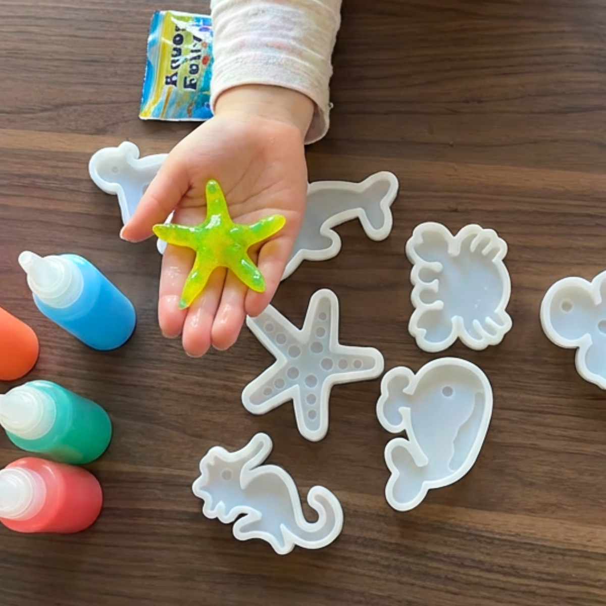 Varázslatos vízi manók CSILLÁMOKKAL | Tengeri világ | 4, 8 és 16 szín | 3+ éves gyermekeknek